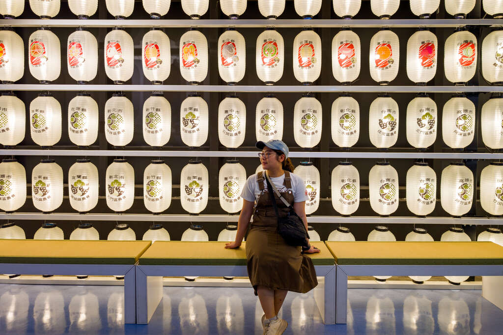 台灣農漁業物產館的燈籠牆