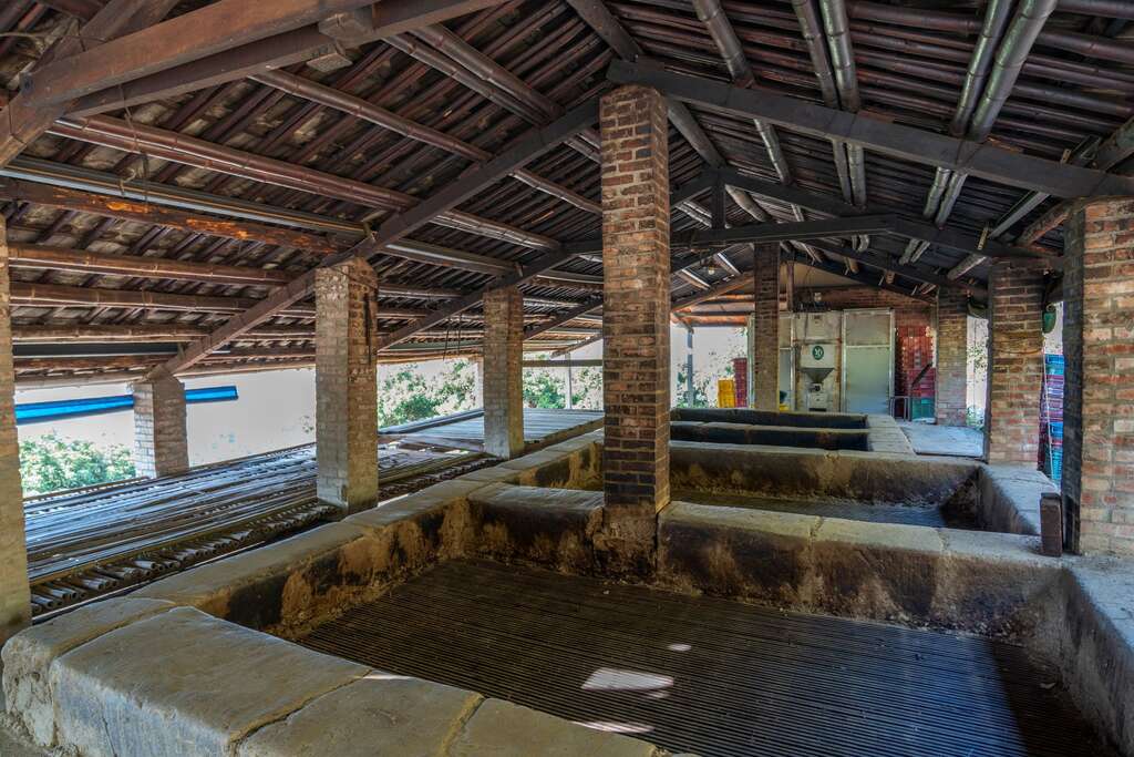 柴燒烘焙龍眼的場域──焙灶寮。