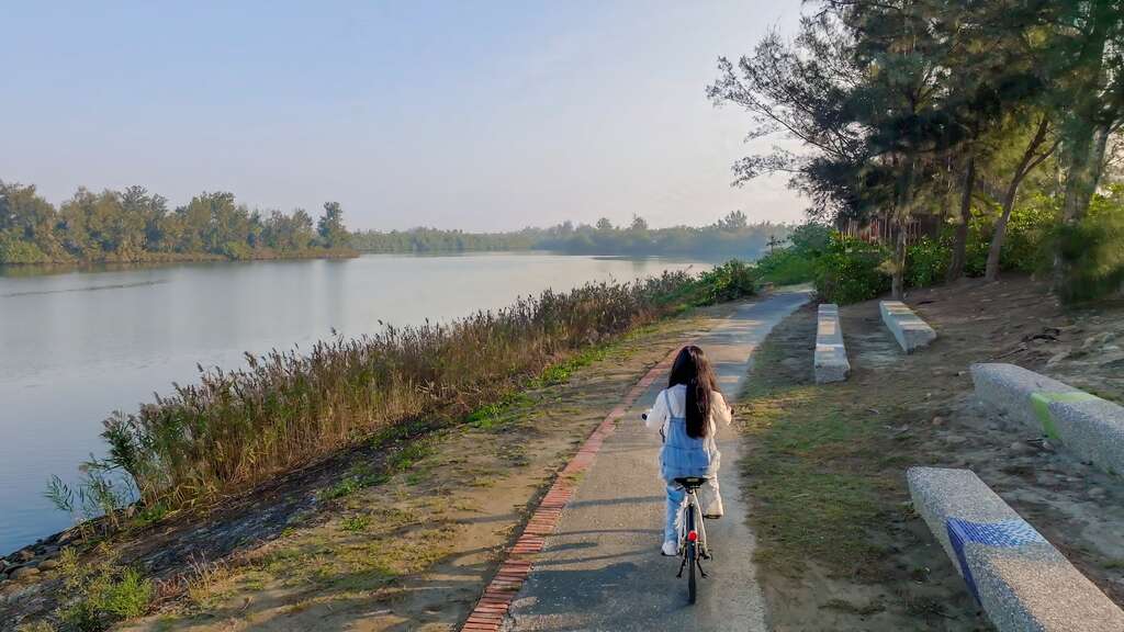 椬梧滯洪池騎單車