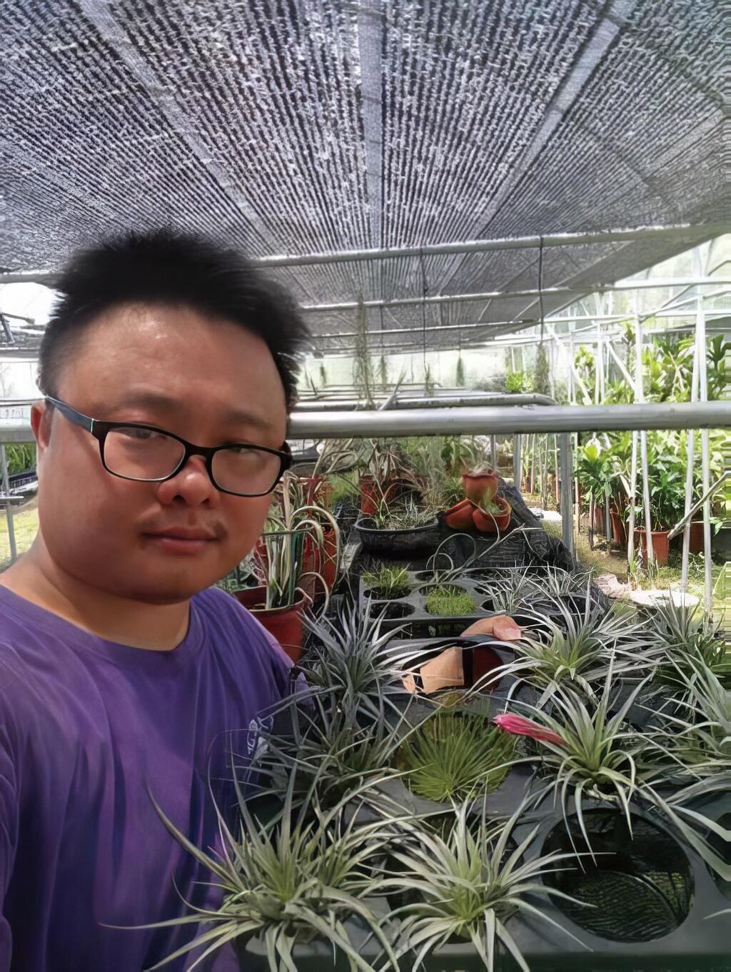 喜愛花卉世界，投入園藝