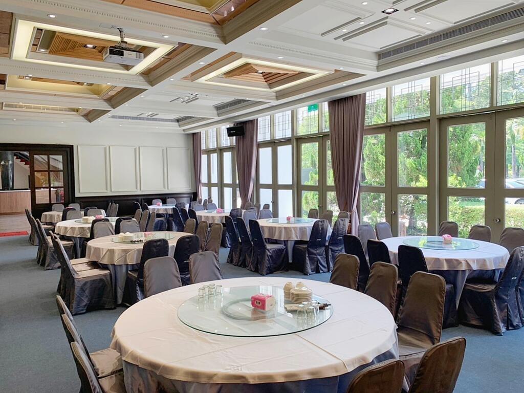 明亮寬敞的用餐環境